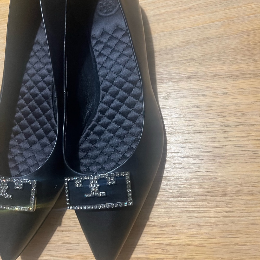 TORY BURCH GIGI 55MM EMBELLISHED
POINTY TOE PUMP BLACK size 8.5 women New - Picture 4 of 14
